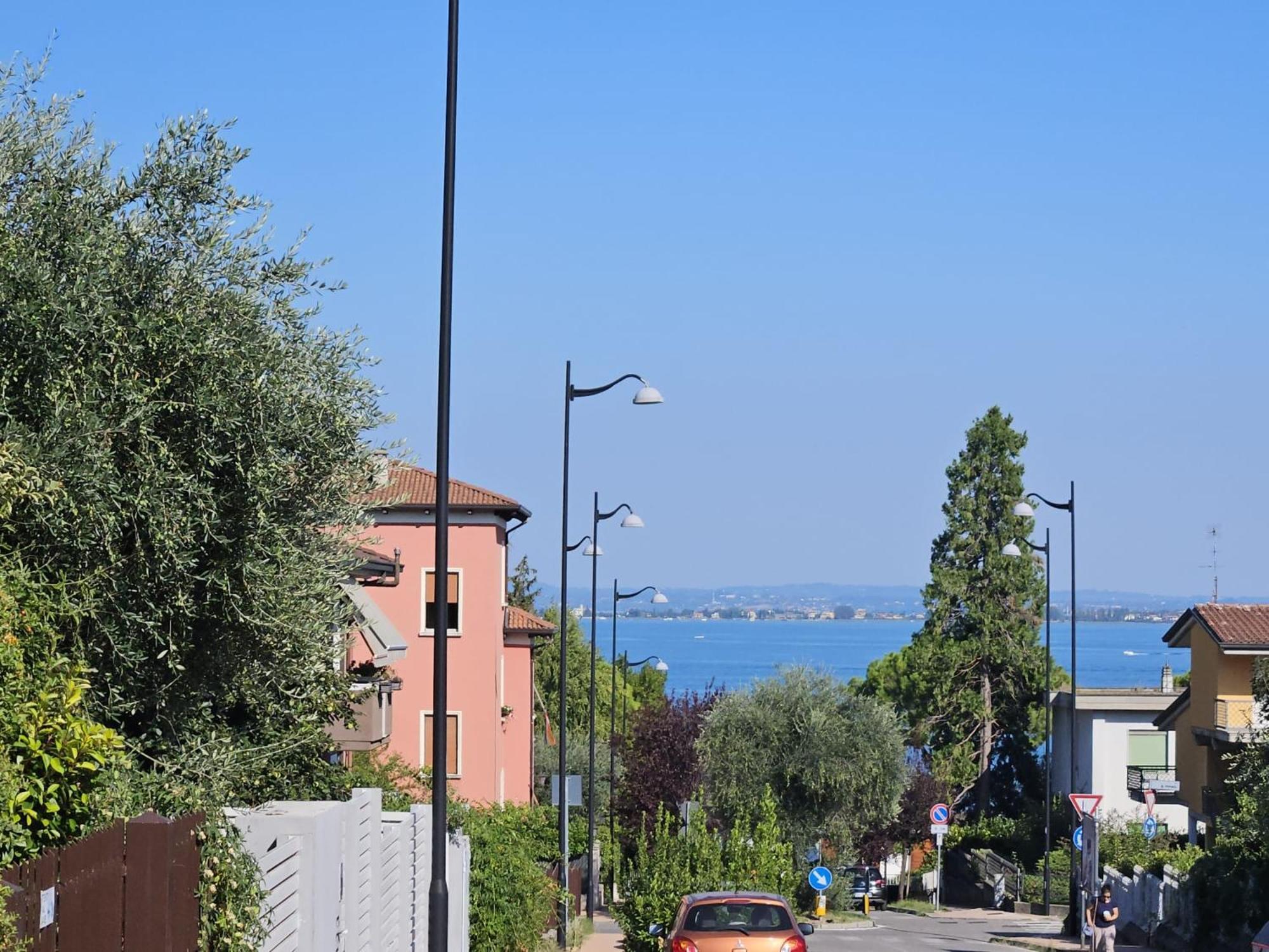 Desenzanino Apartment Twelve Desenzano del Garda Exterior foto